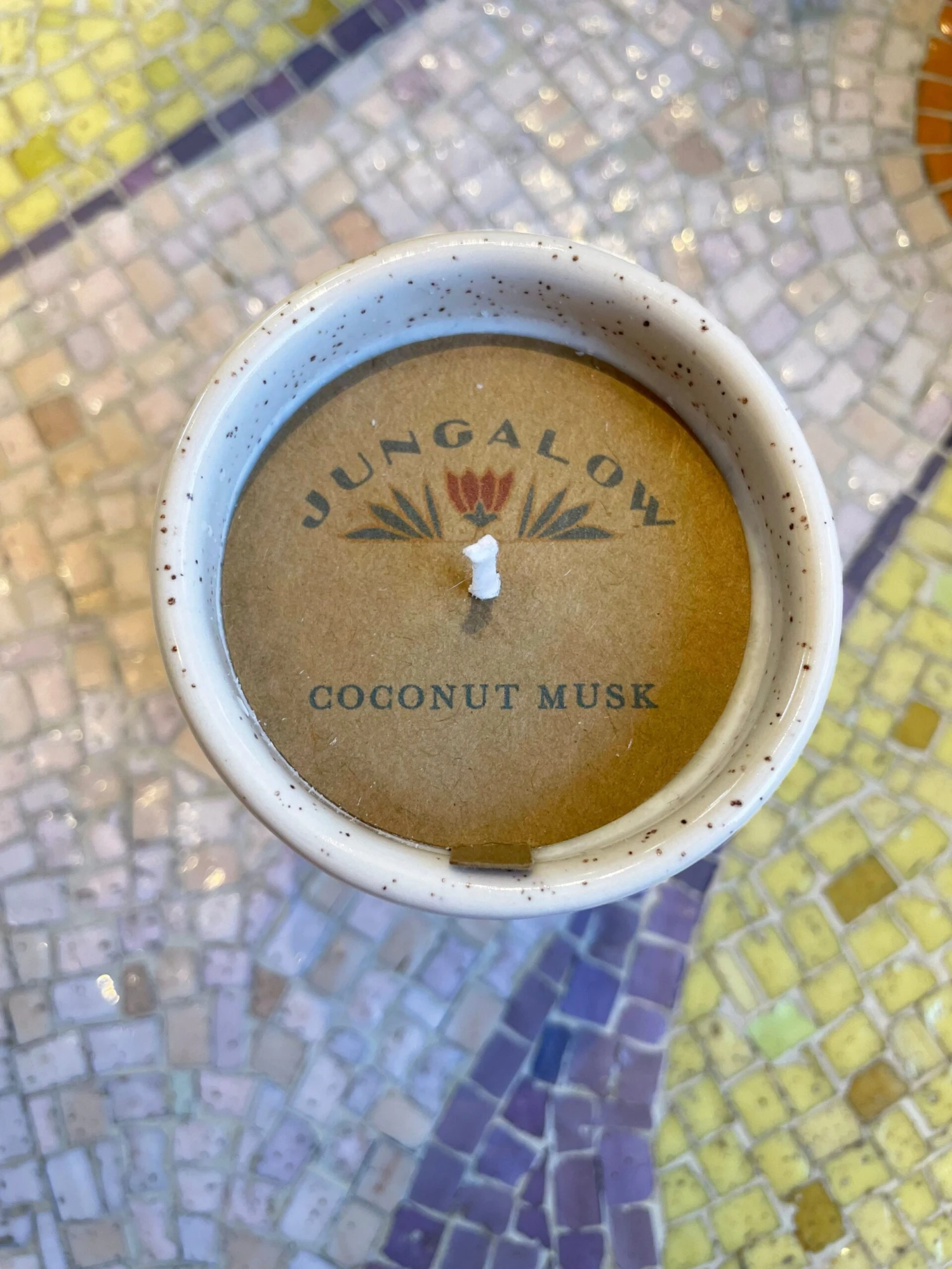 Jungalow Kaya Ceramic Candle - Speckled Cream/Coconut Musk - Image 3